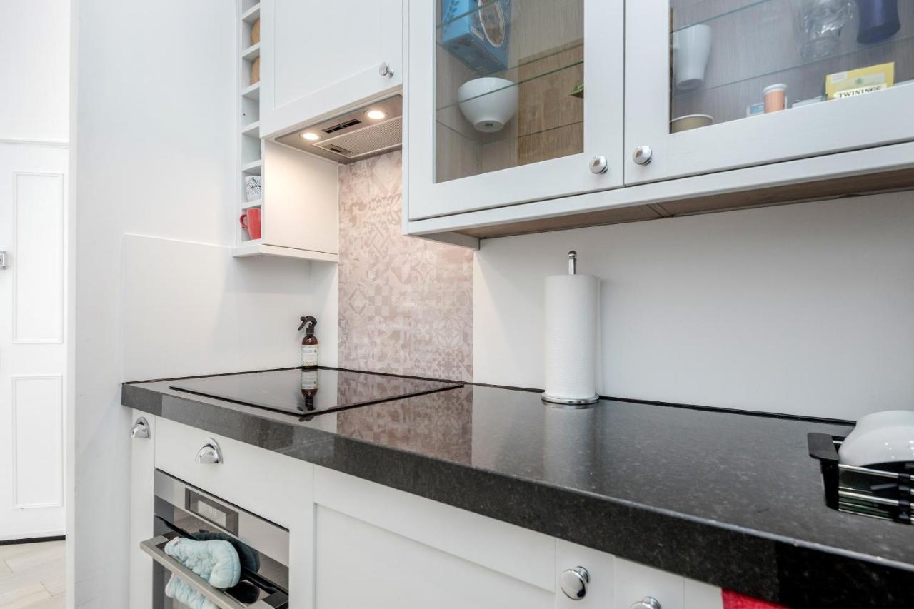 Oxford Street 2 Bed Apartment 런던 외부 사진